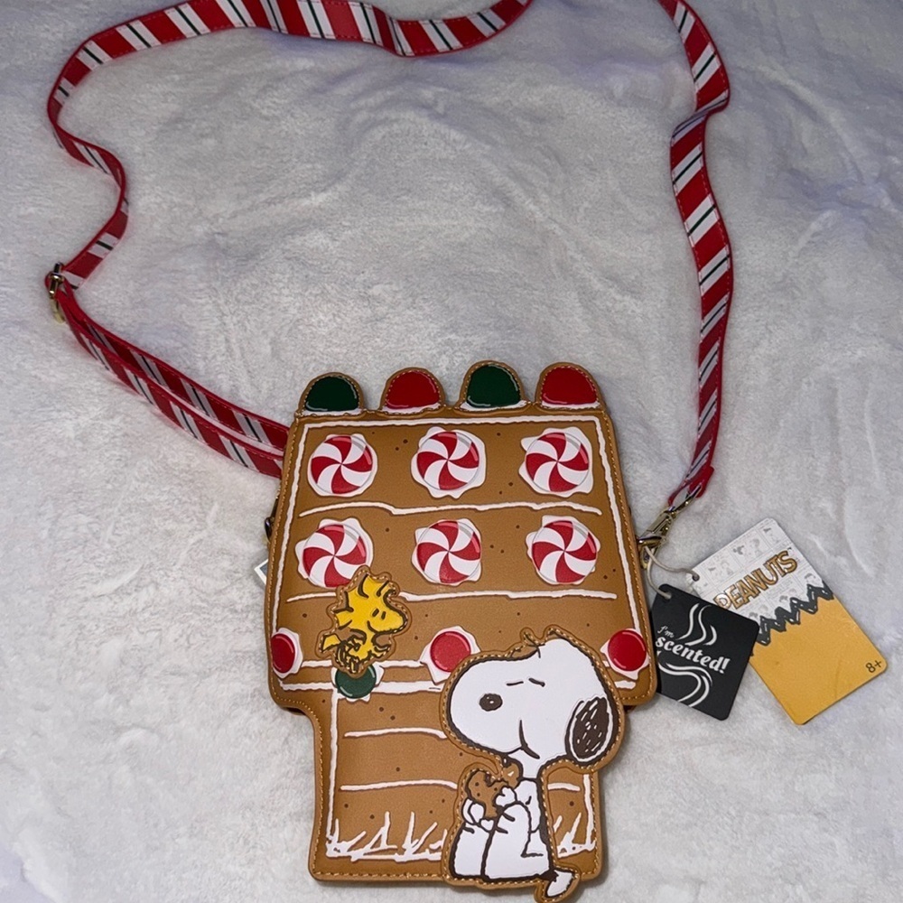 Loungefly Peanuts Christmas Gingerbread Snoopy Woodstock Doghouse Crossbody Bag - Picture 1 of 11